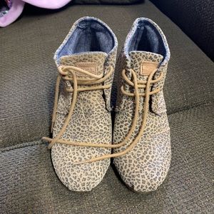 Toms wedge booties